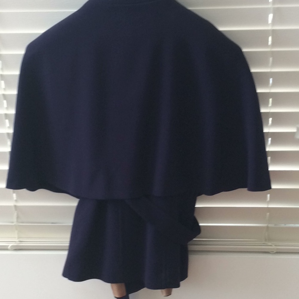 Navy cape - Picture 3 of 6